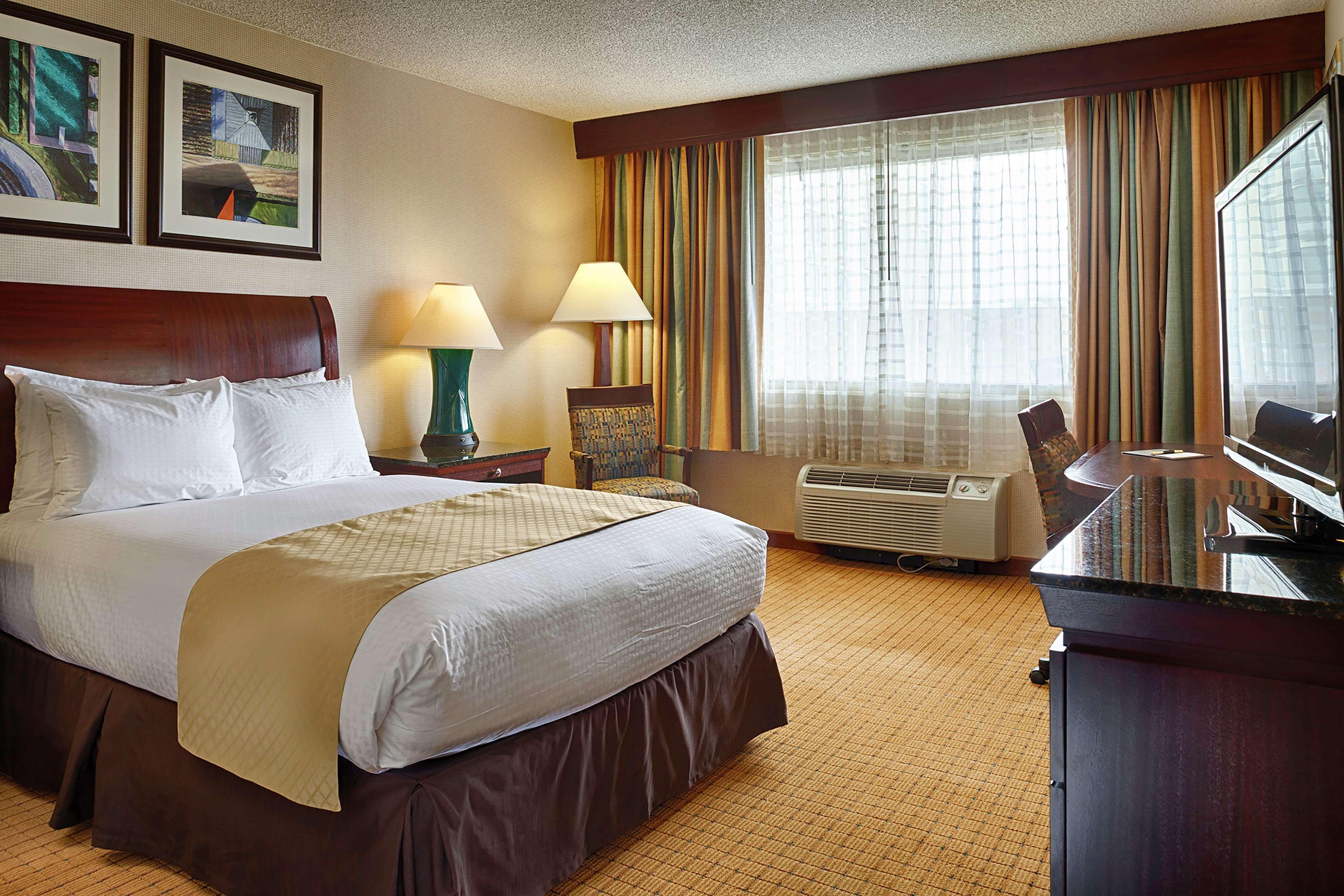 Doubletree By Hilton Hotel Denver Exterior photo