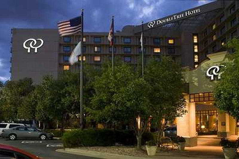 Doubletree By Hilton Hotel Denver Exterior photo