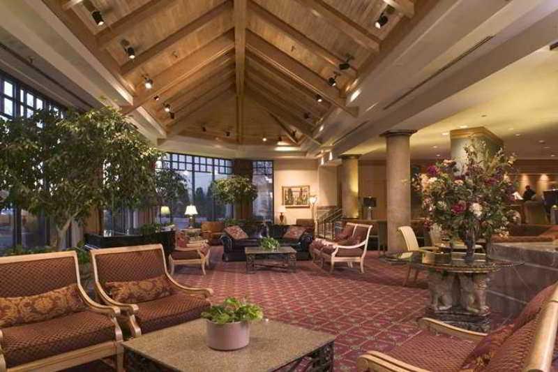 Doubletree By Hilton Hotel Denver Exterior photo